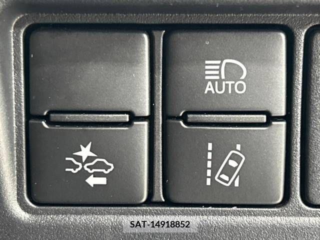 Toyota ESQUIRE 2018-08 218223-3
