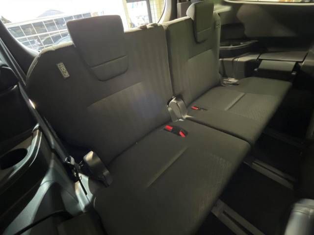 Toyota VOXY 2023-04 195886-10