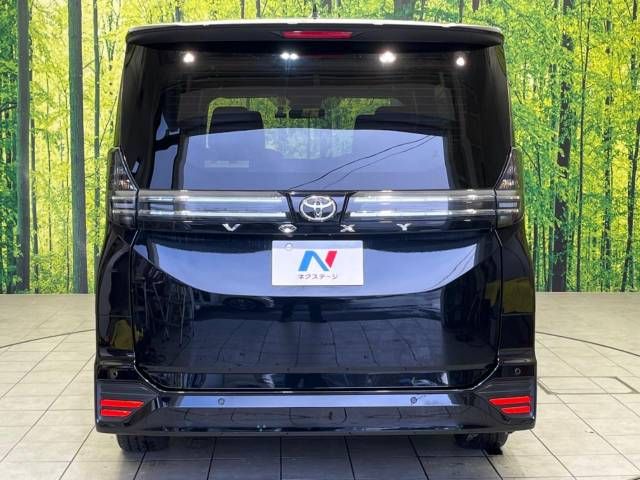Toyota VOXY 2023-04 195886-16