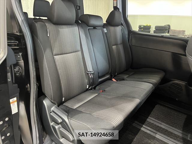 Toyota NOAH 2017-08 330480-8