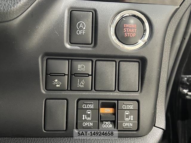 Toyota NOAH 2017-08 330480-5
