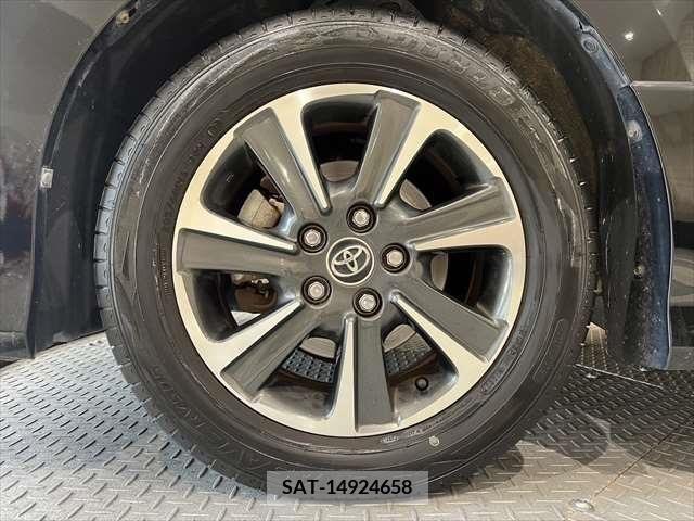 Toyota NOAH 2017-08 330480-28