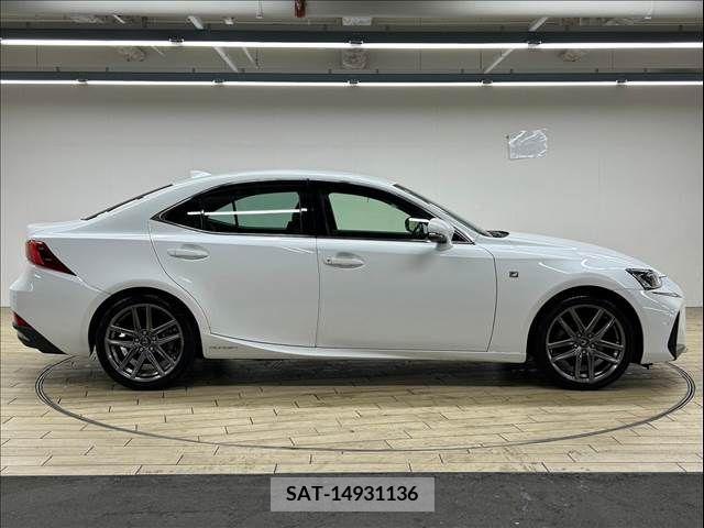 Lexus IS 2016-12 354020-17