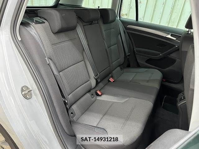 VolksWagen GOLF VARIANT 2017-11 223647-9
