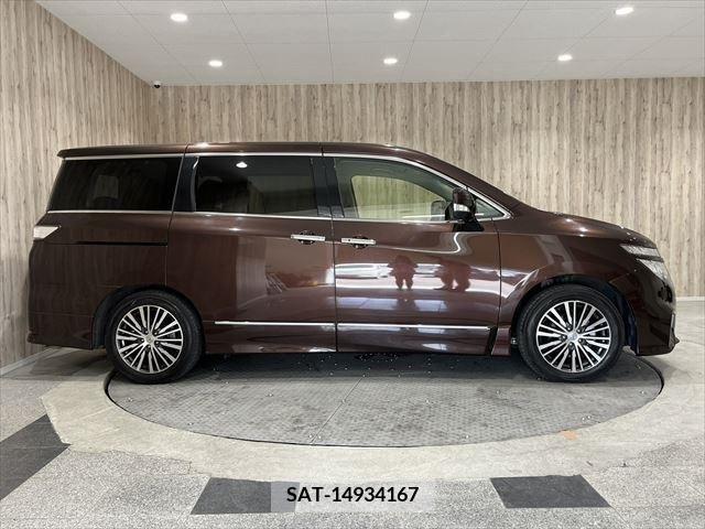 Nissan ELGRAND 2019-06 268414-3