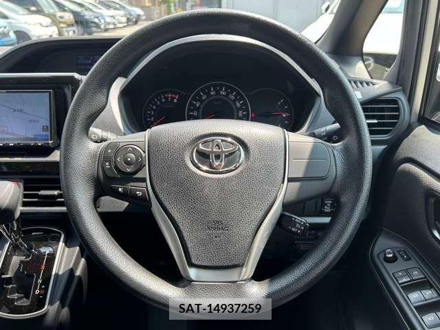 Toyota VOXY 2019-07 370463-13