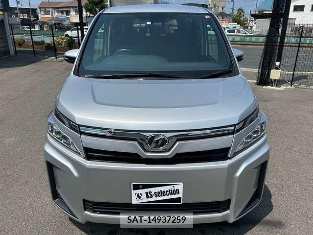 Toyota VOXY 2019-07 370463-2