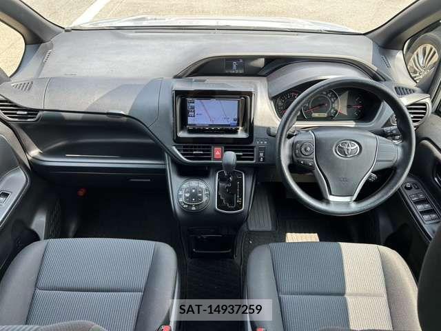 Toyota VOXY 2019-07 370463-6