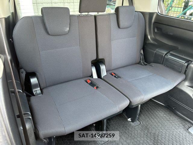 Toyota VOXY 2019-07 370463-18