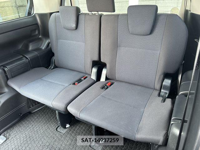 Toyota VOXY 2019-07 370463-19