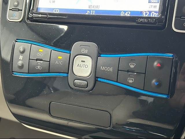 Nissan LEAF 2012-02 182813-11