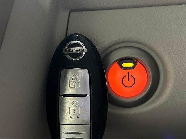 Nissan LEAF 2012-02 182813-10