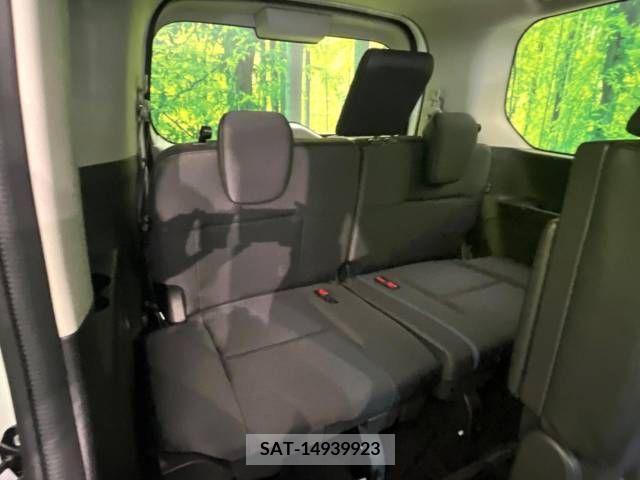 Nissan SERENA 2023-03 381881-10