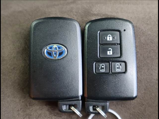 Toyota ESQUIRE 2017-10 5053-7