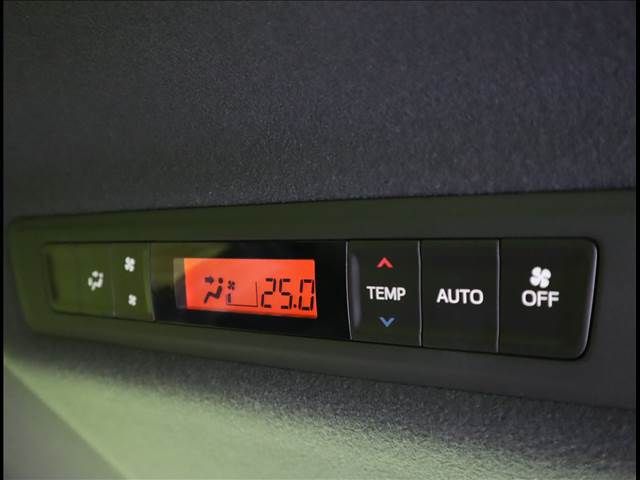 Toyota ESQUIRE 2017-10 5053-23