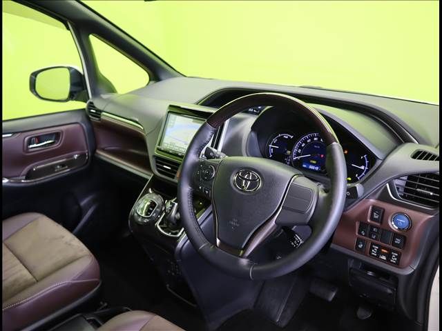 Toyota ESQUIRE 2017-10 5053-18