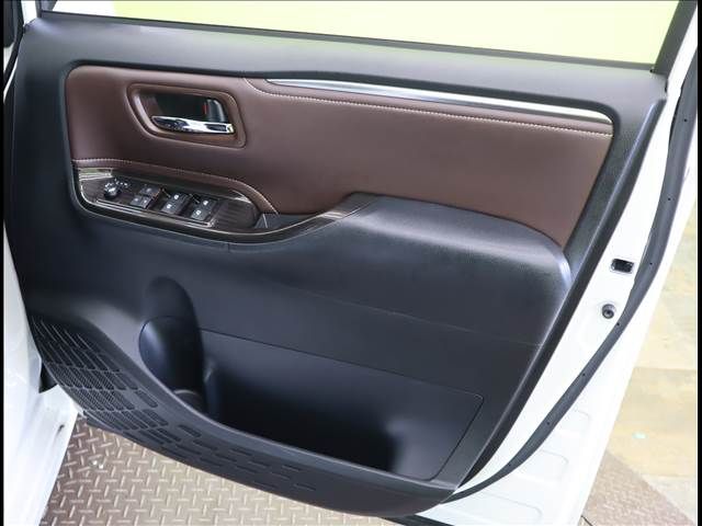 Toyota ESQUIRE 2017-10 5053-21