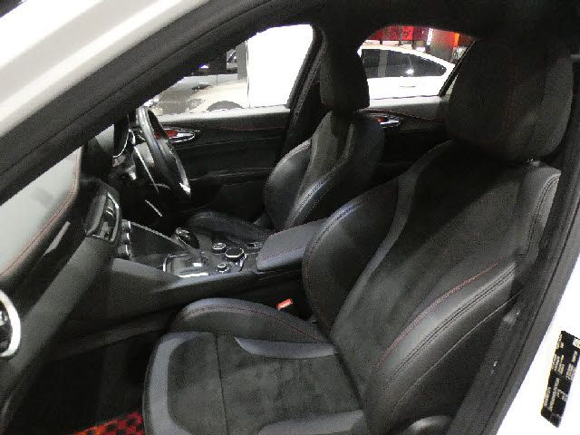 ALFA ROMEO Giulia 2019-01 9753-25