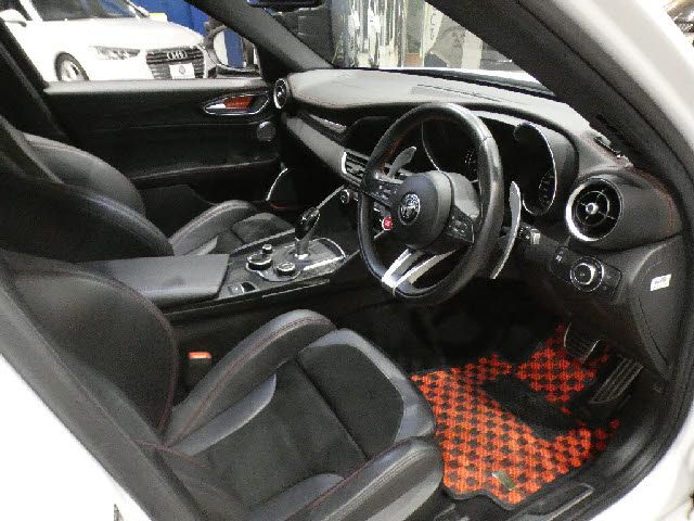 ALFA ROMEO Giulia 2019-01 9753-11