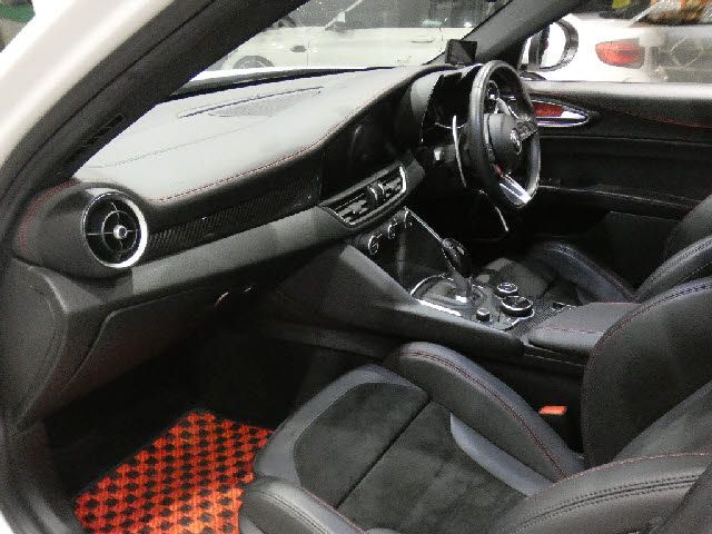 ALFA ROMEO Giulia 2019-01 9753-1