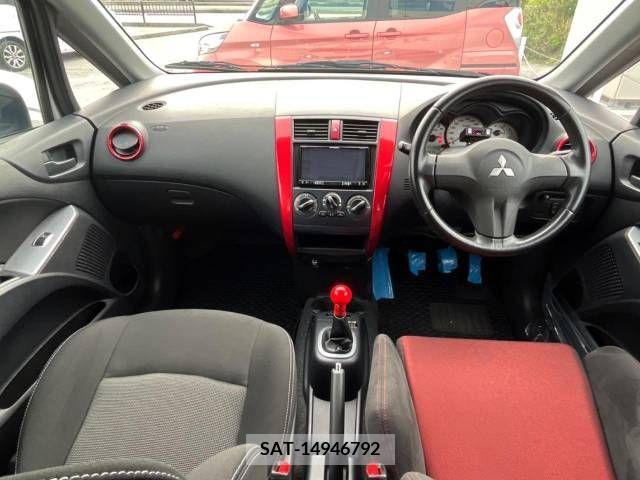 Mitsubishi COLT 2011-09 250599-1