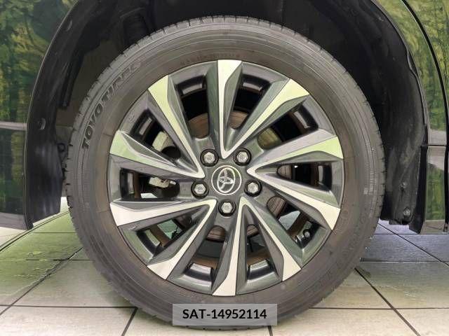Toyota VOXY 2022-03 379711-12