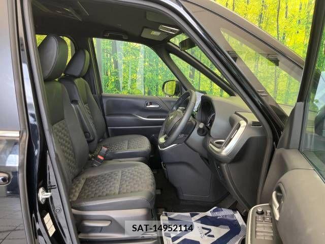 Toyota VOXY 2022-03 379711-7