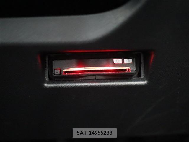 Toyota AQUA 2019-03 291957-3