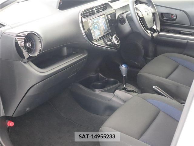 Toyota AQUA 2019-03 291957-14