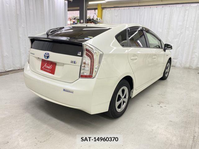 Toyota PRIUS 2015-11 240085-4
