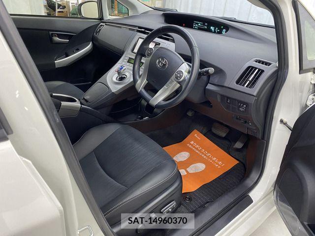 Toyota PRIUS 2015-11 240085-5