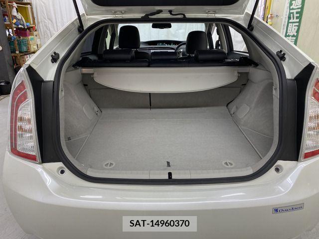 Toyota PRIUS 2015-11 240085-12