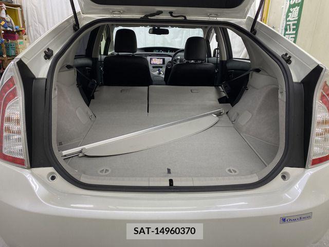 Toyota PRIUS 2015-11 240085-13