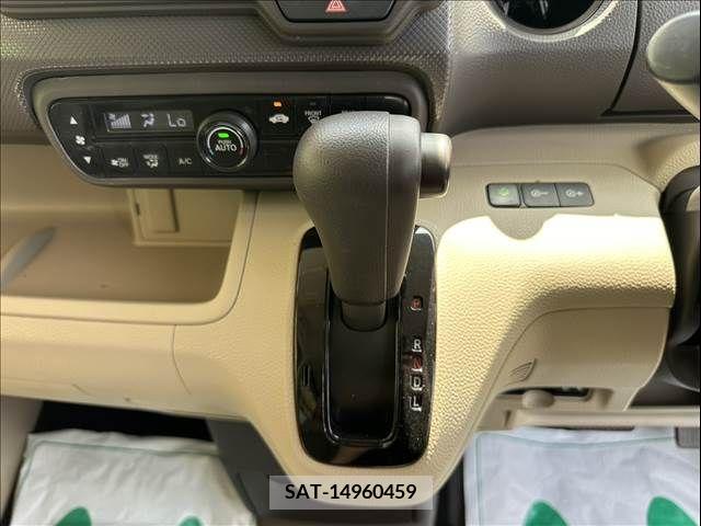 Honda N BOX 2017-11 306937-27