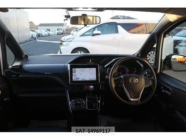 Toyota VOXY 2014-02 207570-15