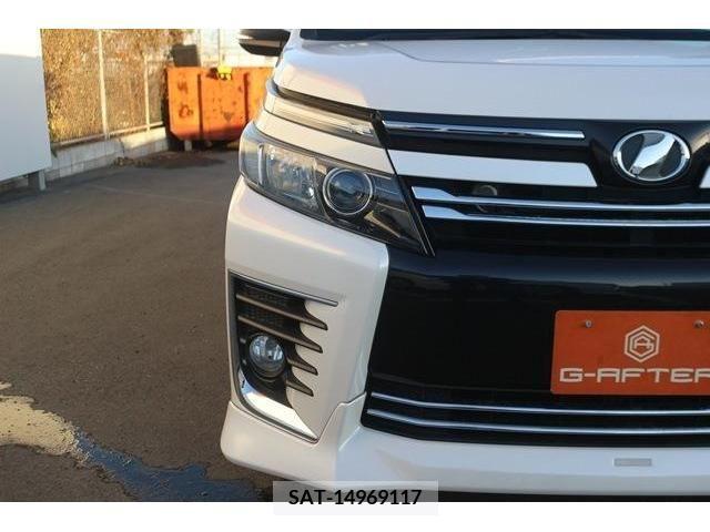 Toyota VOXY 2014-02 207570-9