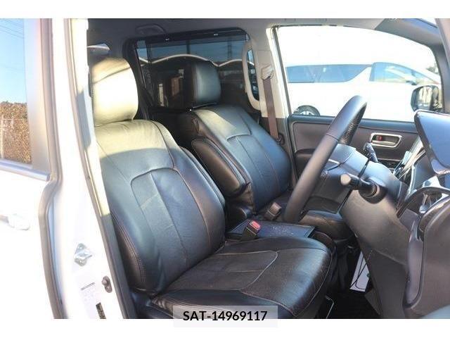 Toyota VOXY 2014-02 207570-12