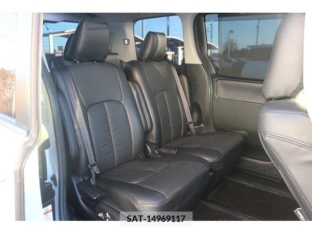 Toyota VOXY 2014-02 207570-13