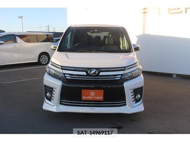 Toyota VOXY 2014-02 207570-5