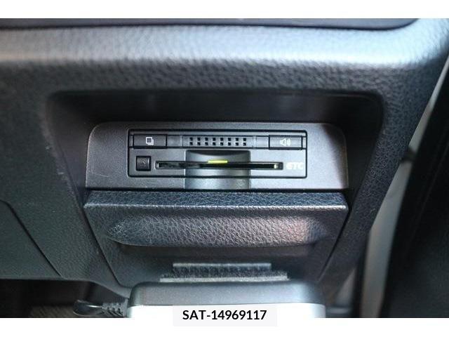 Toyota VOXY 2014-02 207570-3