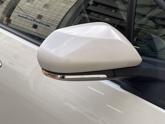 Toyota PRIUS 2019-05 185596-27