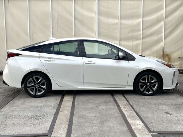 Toyota PRIUS 2019-05 185596-4