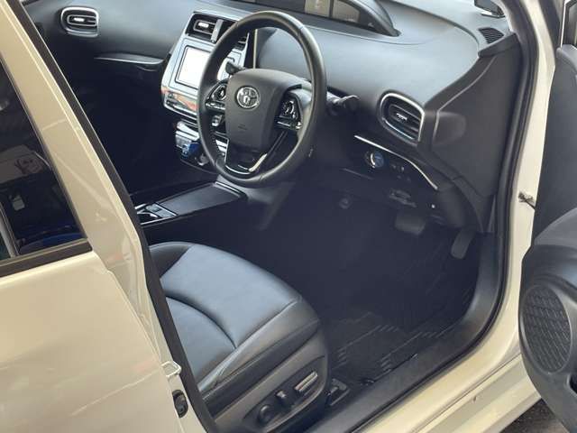 Toyota PRIUS 2019-05 185596-18