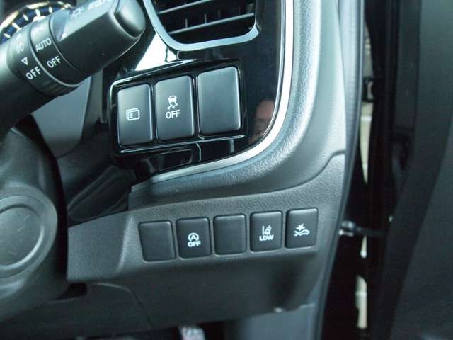 Mitsubishi OUTLANDER 2018-08 184035-15