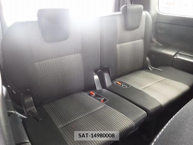 Toyota VOXY 2018-09 331351-11