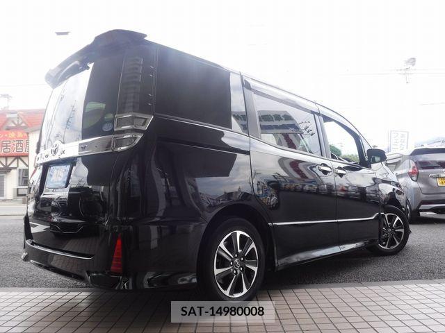 Toyota VOXY 2018-09 331351-2