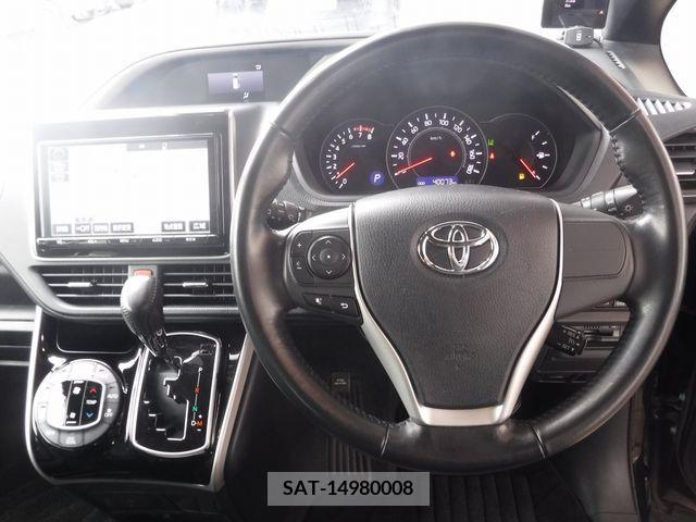 Toyota VOXY 2018-09 331351-1