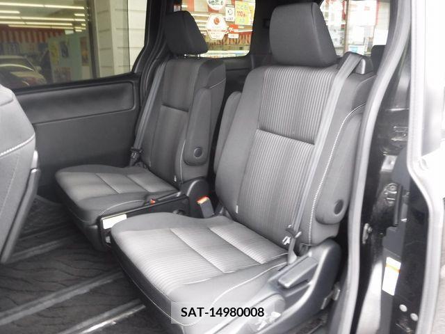 Toyota VOXY 2018-09 331351-17