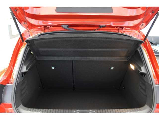 Renault LUTECIA 2023-06 28335-7