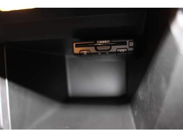 Renault LUTECIA 2023-06 28335-16